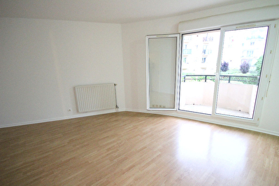 Studio Courdimanche 28.29 m2 - 5 minutes de la gare de CERGY LE HAUT