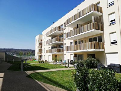 Appartement Jouy Le Moutier 2 pieces 43.30 m2