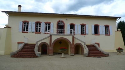 MAISON LA VILLE DIEU DU TEMPLE - 7 pieces - 240 m2