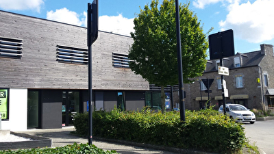 (22), A LOUER BUREAUX DINAN - AXE TRES PASSANT