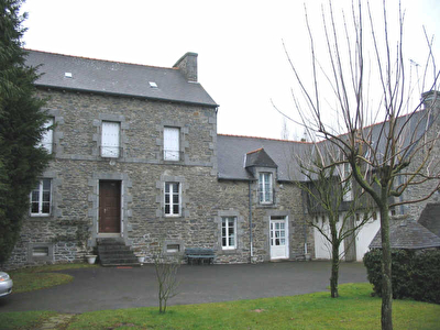 LONGERE LANGOURLA - 8 pieces - 266,75 m2