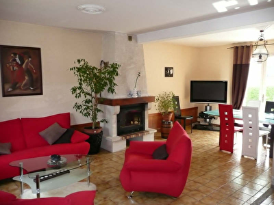 MAISON Annees 80 MONTREUIL LE GAST - 6 pieces - 98,46 m2