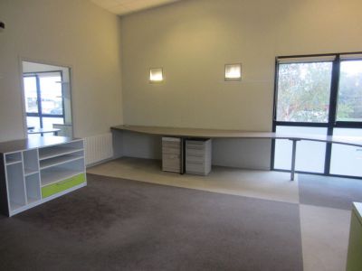 A LOUER BUREAUX NEUFS - DINAN/TADEN