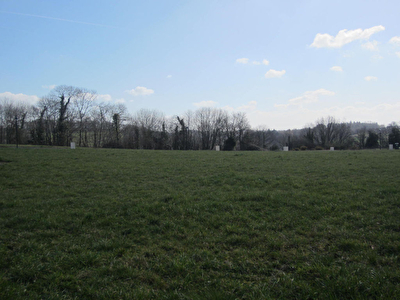 A VENDRE TERRAIN CONSTRUCTIBLE A LEHON