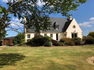 A VENDRE MAISON PLANCOET BELLES PRESTATIONS, CHAMBRE DE PLAIN-PIED