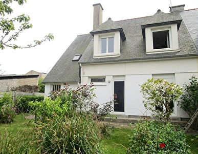 A VENDRE MAISON DINARD CENTRE-900m de la plage et Marche.