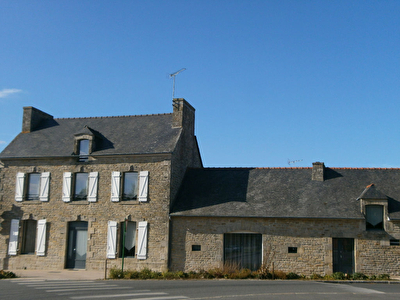 A VENDRE MAISON CENTRE BOURG -15MIN DE DINAN