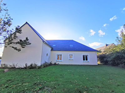 A vendre axe Rennes Saint Brieuc, maison de plain pied a Plumaugat