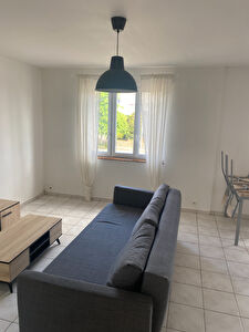 A louer a Meneac, entre Saint Meen le grand et Loudeac , a 8 km de Merdrignac appartement meuble T2