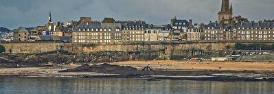 SAINT MALO : A vendre fonds de commerce depot vente.