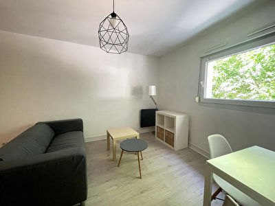 A LOUER - APPARTEMENT MEUBLE 2 PIECES