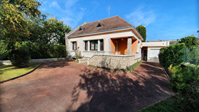 Maison Tours 2ch + 1ch en dependance