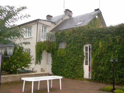 Renovee VILLEVEQUE - 5 pieces - 145 m2