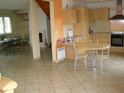 MAISON CONTEMPORAINE AVRILLE - 7 pieces - 170 m2