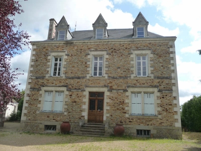 MAISON DE MAITRE LE LION D ANGERS - 10 pieces - 360 m2