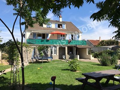 Maison Nazelles Negron 7 pieces 146 m2