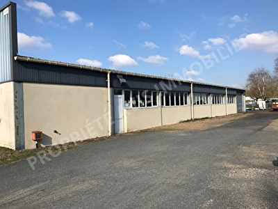 NAZELLES NEGRON Entrepot / local industriel Nazelles Negron 600m2
