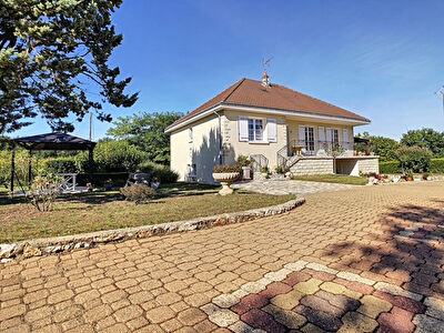 Belle maison traditionnelle a 5 minutes d'Amboise sur 4107m2 de terrain