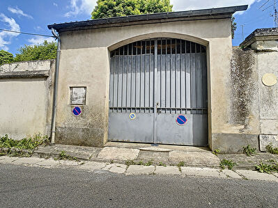 Parking / box Amboise 65 m2