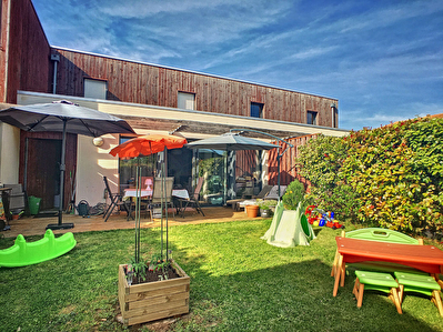 A LOUER Maison d'habitation trois chambres avec jardin et garage situee dans le centre bourg de Puilboreau