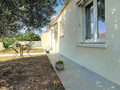 Maison de plain-pied 3 chambres, garage et jardin situee a Puilboreau-Lafond proche de La Rochelle et du centre commercial de Beaulieu