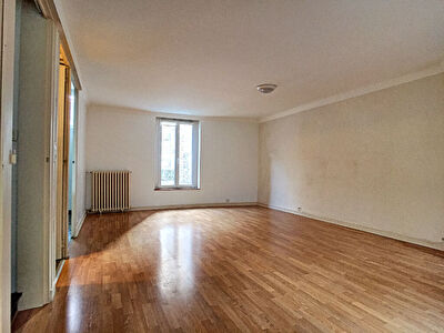 EXCLUSIVITE / Nantes Hyper-centre - Crebillon - duplex 2 pieces 43m2