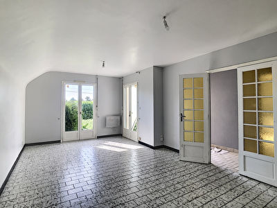 St Lambert - campagne - calme : maison 3 chambres avec dependances, jardin et puits