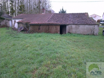 Terrain avec batiment - Vallet 2 pieces 65 m2