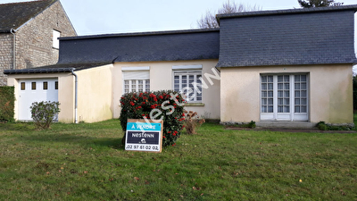 Radenac, plain pied a vendre centre bourg
