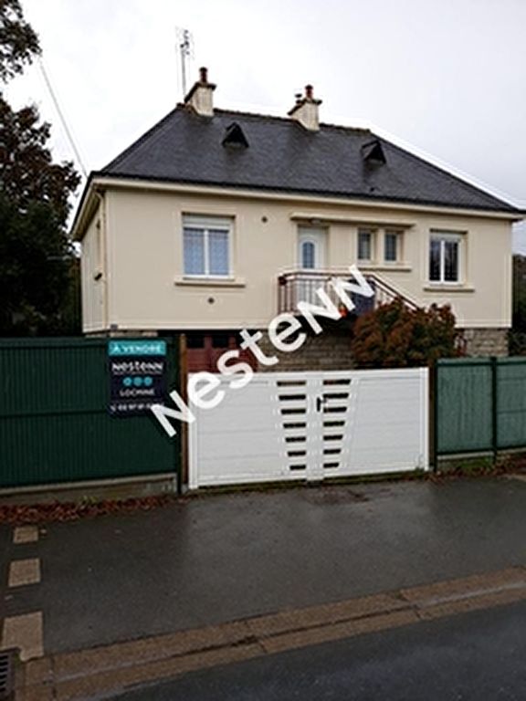 NOUVEAU SUR REGUINY - Maison traditionnelle avec un tres beau terrain d'env 1330 M2