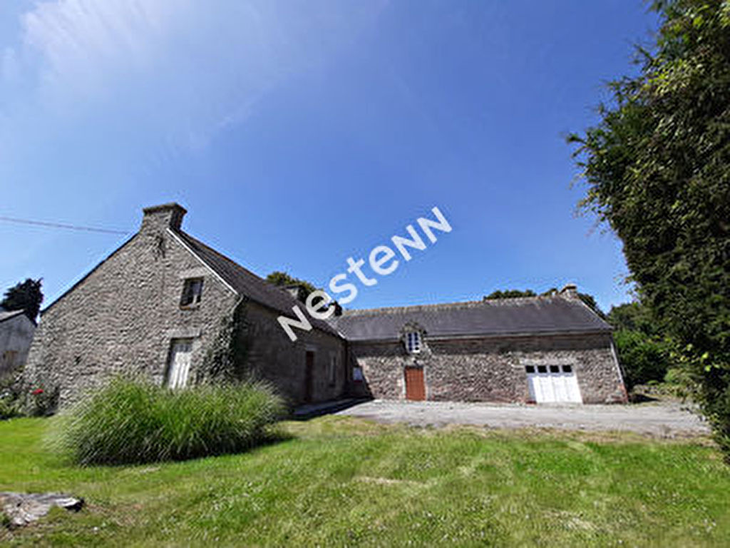 Longere en pierre avec 6000 M2 terrain