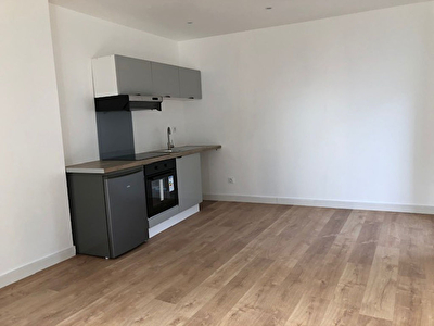 LOCMINE T2 MEUBLE CENTRE VILLE