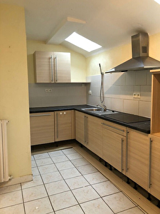 REGUINY MAISON T4 PLEIN CENTRE VILLE