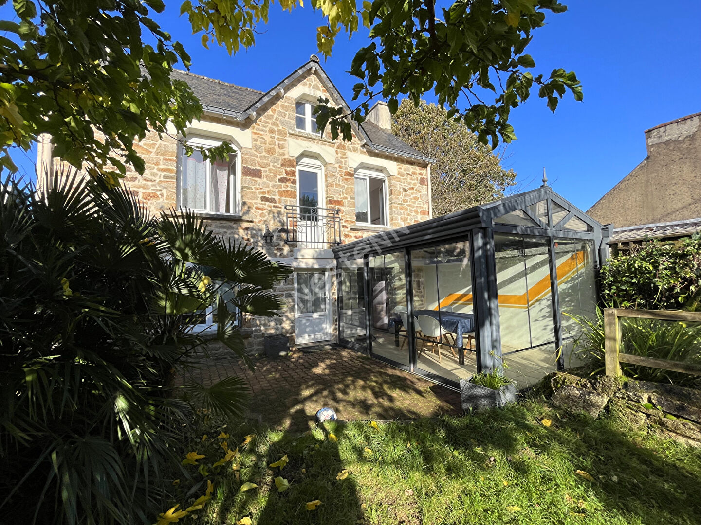 REMUNGOL Maison en pierre des annees