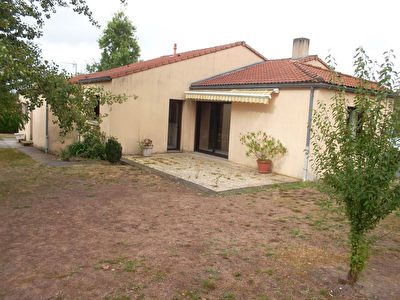 Maison Les Landes Genusson 5 pieces 99 m2