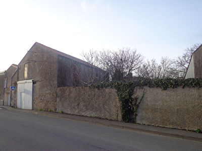 LES LANDES GENUSSON