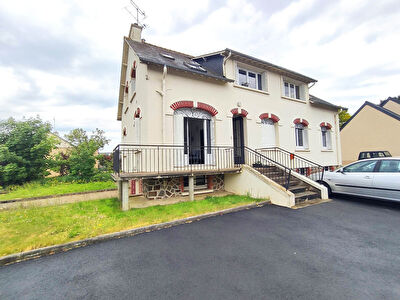 NOUVEAUTE INVESTISSEUR - Type 2 BRUZ environ 33 m2 - Balcon - Proche Bus et commerces a pied