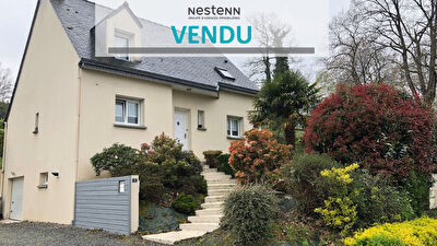 Maison Guichen 5 pieces 120 m2 - Centre bourg - Terrain 640 m2 Sud - Sous sol complet