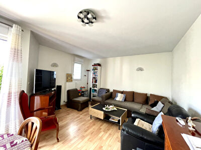 BEL APPARTEMENT T5 EN DUPLEX - LA BELLANGERAIS / PATTON / ST LAURENT