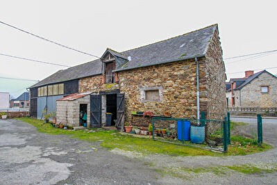 EXCLUSIVITE ! Batiment pierres hyper centre-ville de LAILLE - Fort potentiel
