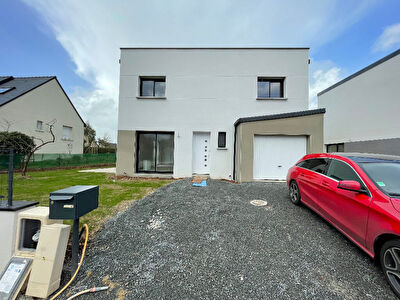Maison Bruz 5 pieces 104 m2 - Golf de Cice Blossac