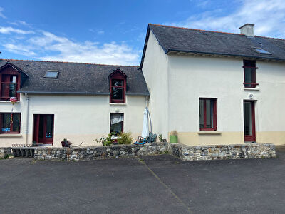 Betton, Investissement, Batisse de 187 m2 composee de 3 logements loues