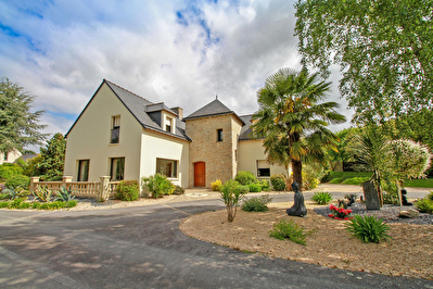 EXCLUSIVITE Belle Propriete - BAIN DE BRETAGNE - 226 m2 - 3200 m2 terrain