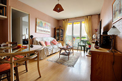 EXCLUSIVITE NESTENN RUEIL-MALMAISON APPARTEMENT 3 PIECES PROCHE GARE ET VUE SUR LA SEINE BALCON ORIENTE OUEST