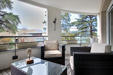 APPARTEMENT 3 PIECES EN BORD DE SEINE AVEC LOGGIA - EXCLUSIVITE NESTENN