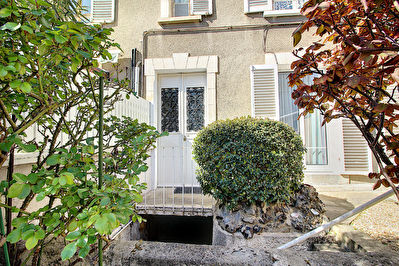 APPARTEMENT 2 PIECES PROCHE CENTRE-VILLE AVEC JARDIN 100m2 ET DEUX DEPENDANCES - EXCLUSIVITE NESTENN RUEIL-MALMAISON