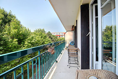 LOCATION APPARTEMENT 3 PIECES AVEC GRANDS BALCONS BORDS DE SEINE ET COMMERCES VUE DEGAGEE - EXCLUSIVITE NESTENN