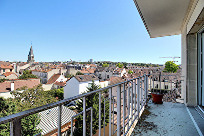 LOCATION APPARTEMENT 2 PIECES - DERNIER ETAGE AVEC BALCON VUE DEGAGEE PLEIN COEUR DE VILLE RUEIL-MALMAISON