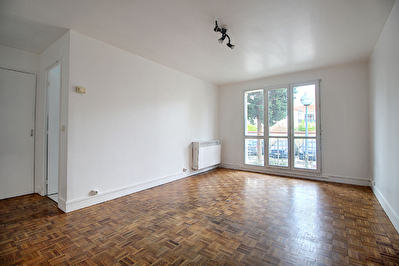 LOCATION APPARTEMENT 2 PIECES AVEC BALCON CAVE ET PARKING PLEIN COEUR DE VILLE RUEIL-MALMAISON
