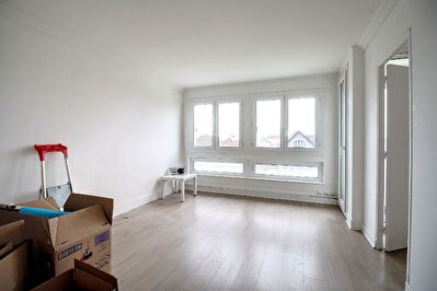 APPARTEMENT 3 PIECES A 10mn A PIED DU CENTRE-VILLE DE RUEIL-MALMAISON BALCON SUD-OUEST VUE DEGAGEE